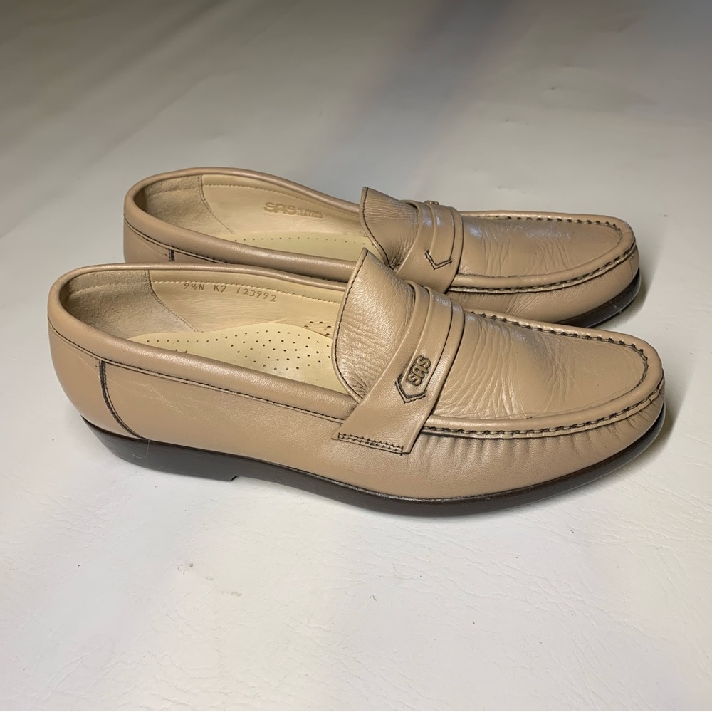 SAS Tan Beige Easy Slip On Toe Flats Women’s Size 9.5 N